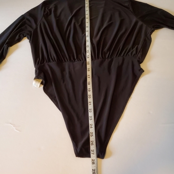 Nasty Gal Black V-Neck Bodysuit Sz 8 - Picture 12 of 12